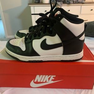 Nike hightop panda dunks